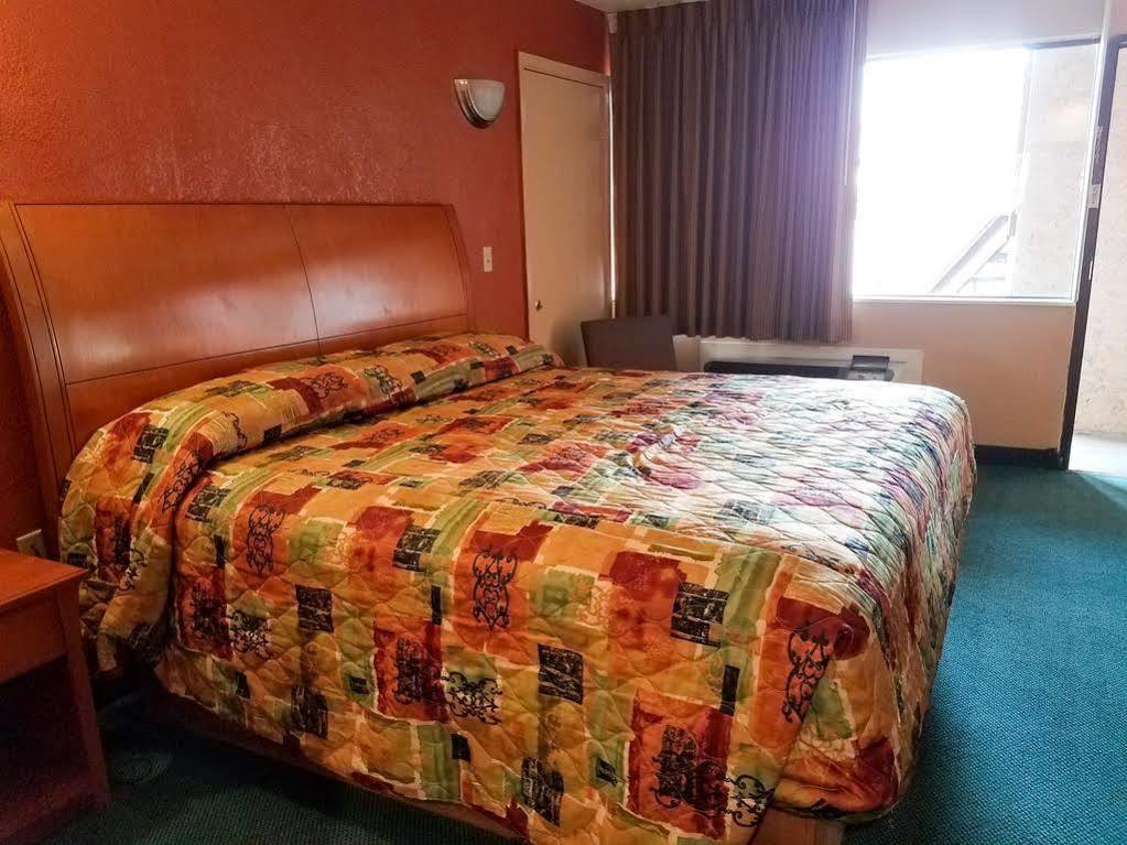 Oyo Hotel Groesbeck Eksteriør billede