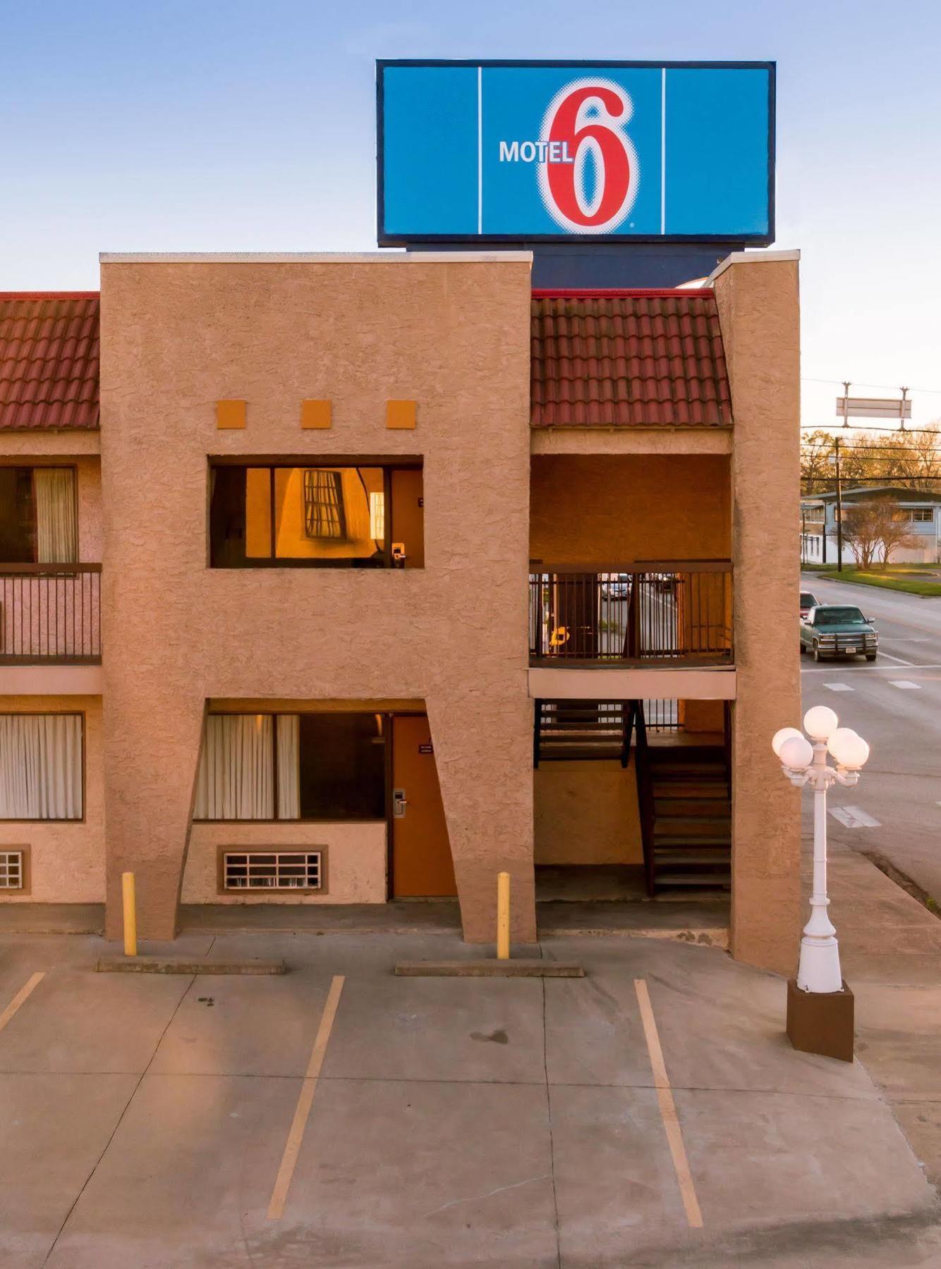 Oyo Hotel Groesbeck Eksteriør billede